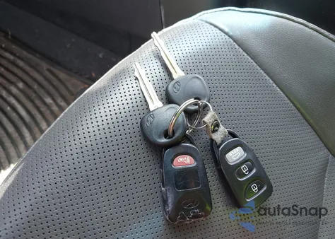 2015 Hyundai Elantra Limited z USA, uszkodzony, nr VIN 5NPDH4AE3FH615004